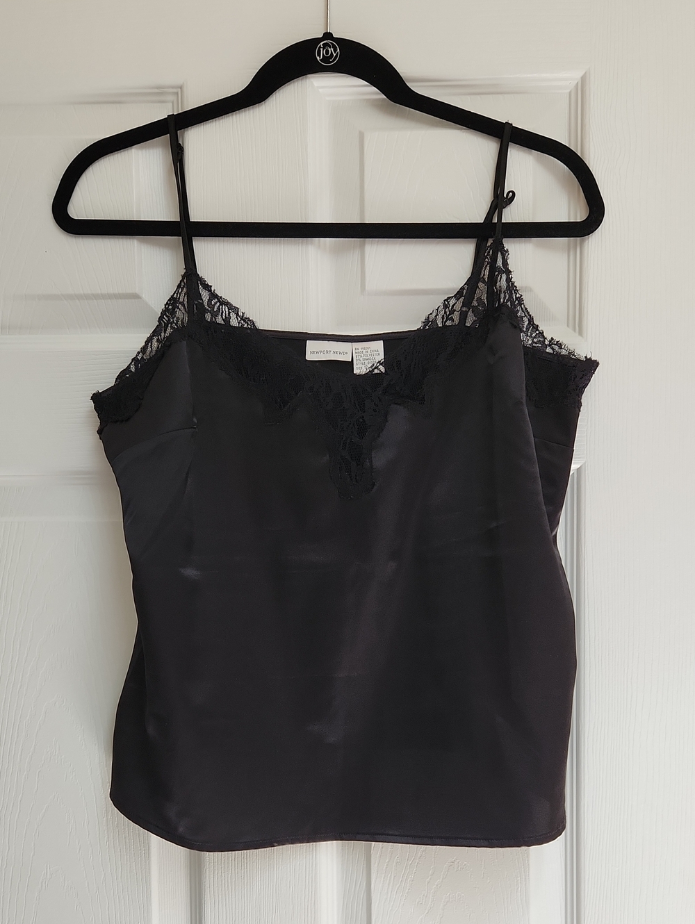 Newport News Black Lace Trim Camisole Top With Adjustable Straps